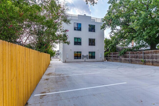 Building Photo - 3129 McCart-3129 MC-2028