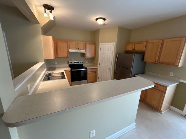 Building Photo - 3 Bed | 2.5 Bath Townhouse in North Raleigh