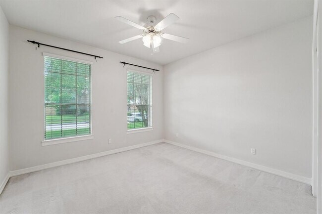 Building Photo - 11806 Regency Forest Dr