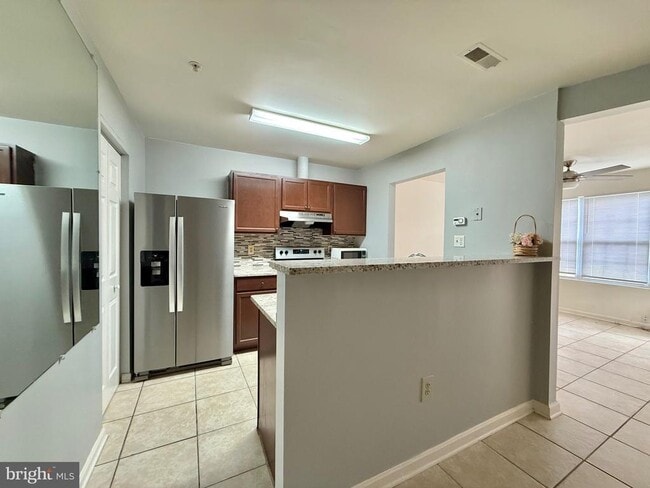 Building Photo - 10128 Reprise Dr