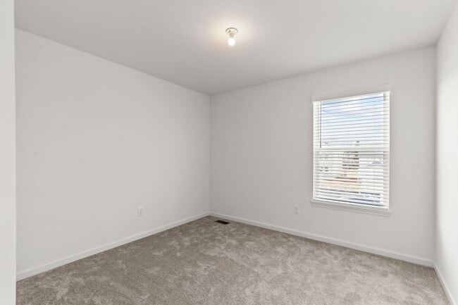 Building Photo - 126 Cardow Dr