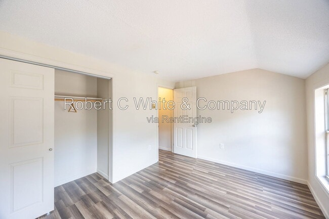 Building Photo - 45 Rising Trail Dr