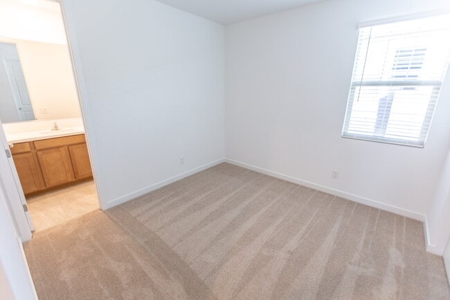 Building Photo - 23007 E Watford Dr