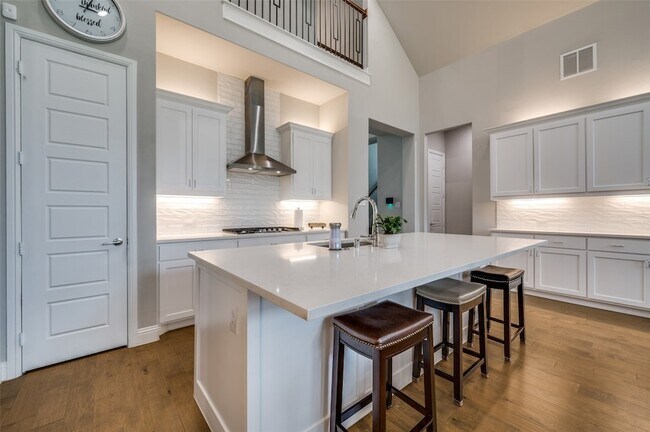 Building Photo - 9767 Maple Hill Ln