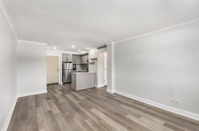 Building Photo - 2285 Peachtree Rd NE