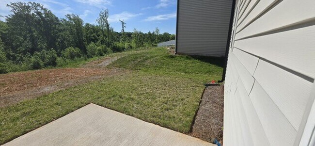 Building Photo - *** Move in Ready ***