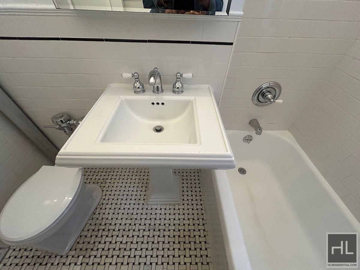 Building Photo - EAST 56 STREET