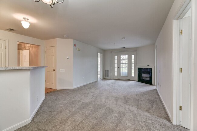Building Photo - 3 Bed 2 Bath - Germantown Condo - Washer/Dryer In Unit