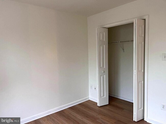 Building Photo - 5144 Woodfield Dr