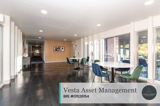 Building Photo - 225 Clifton St