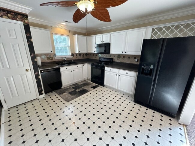 Building Photo - 3 Bedroom | 2.5 Bathroom Raleigh Home with...