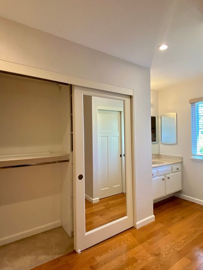 Building Photo - Large updated home located 3.9 Miles from Apple Headquarters, 8.6 miles form Googleplex
