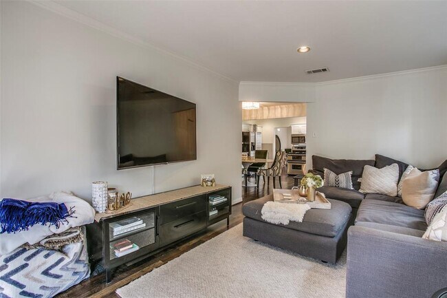 Building Photo - 4559 Elsby Ave