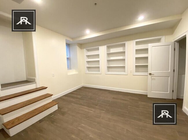 Building Photo - 3 bedroom in Brookline MA 02446