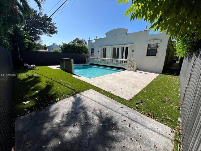 Building Photo - 4575 Post Ave