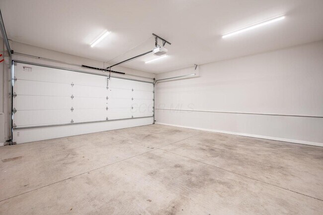 Building Photo - 598 Lathrop St