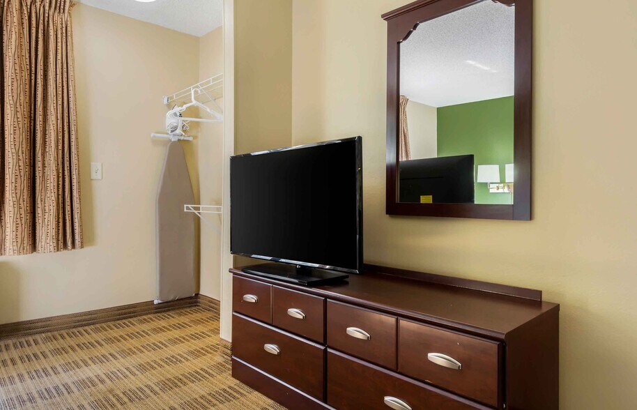 Building Photo - Furnished Studio-Olympia - Tumwater