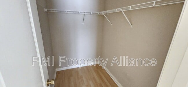 Building Photo - 10600 Cedar Forest Cir