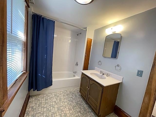 Upstairs Full Bathroom 1 - 2191 Five Mile Line Rd