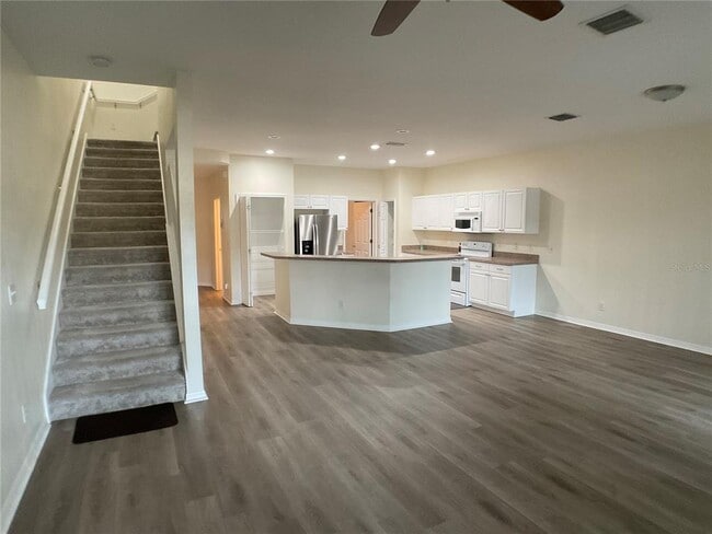 Building Photo - 4052 Alan Dr