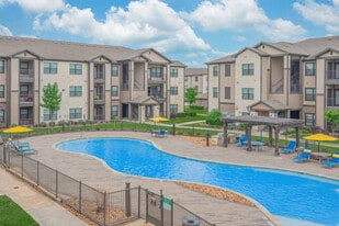 Building Photo - Willowbend