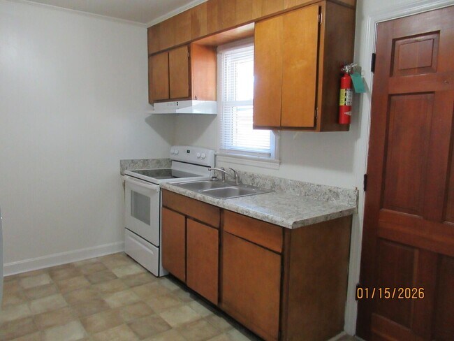 Building Photo - 326 W Hampton Ave