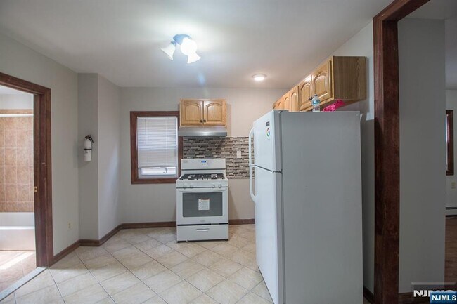 Building Photo - 756 S 17th St