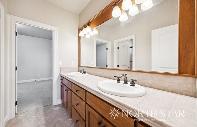 Building Photo - Executive Estate in Atherton Heights with ...