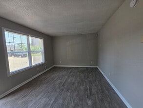 Building Photo - 203 Beech St