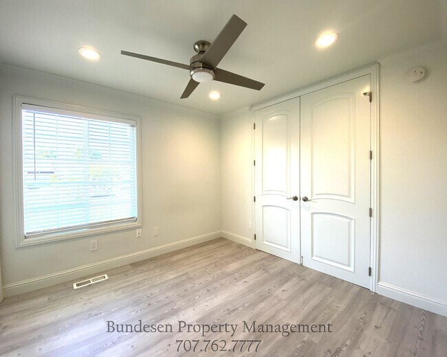 Building Photo - 1702 Algol Ct