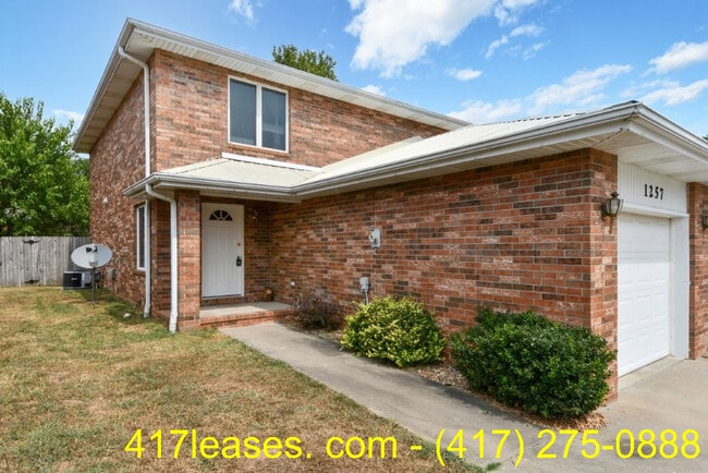 Building Photo - 1257 E Lakewood St
