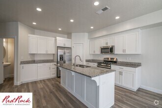 Building Photo - Modern Townhome in Desirable Hurricane Hei...