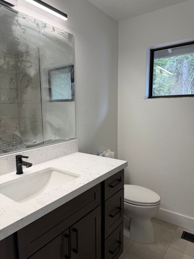 Building Photo - Completely Remodeled 3 Bedroom, 2.5 Bath Home in Meyers