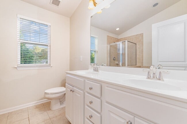 Building Photo - 5916 Longeria Ct