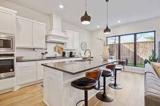 Building Photo - 2357 Rook Dr