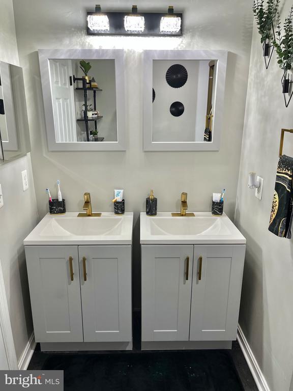 Building Photo - 12310 Rollys Ridge Ave