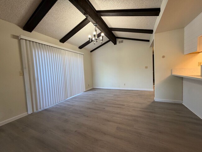 Building Photo - Fully Renovated 2-Bedroom Home with Spacious Layout in Prime Fair Oaks Location