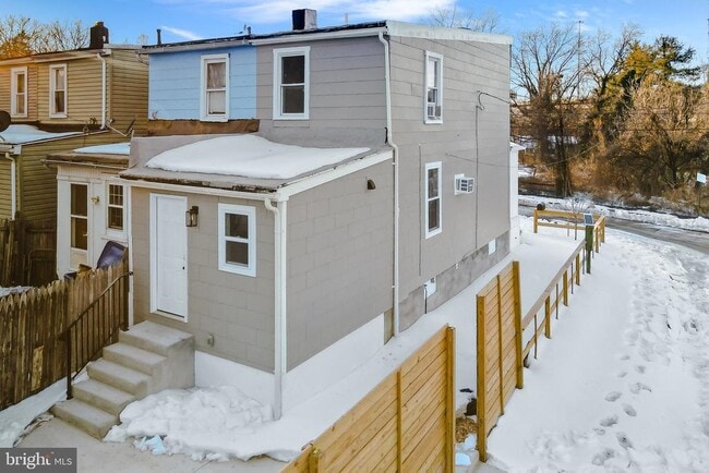 Building Photo - 2301 Herkimer St