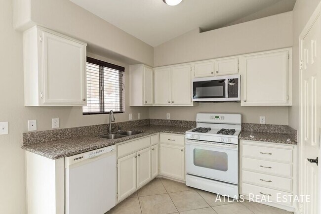 Building Photo - 5020 Chambliss Dr