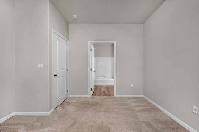 Building Photo - Wood Ranch Duplex 519