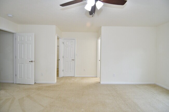 Building Photo - Spacious 5-bedroom, 3 full bath home in the Greenwood/Clark Pleasant area