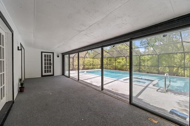 Building Photo - 11218 Creek View Dr