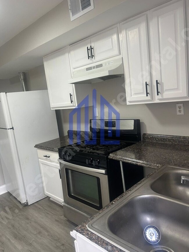 Building Photo - Coming Soon!!!!!! 2 Bedroom in West Baltimore