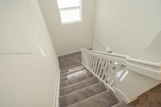 Building Photo - 139 NE 27th Terrace