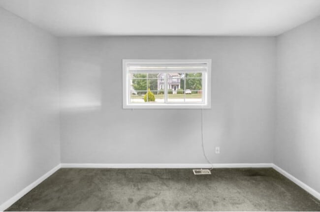 Building Photo - 2653 Tilson Rd