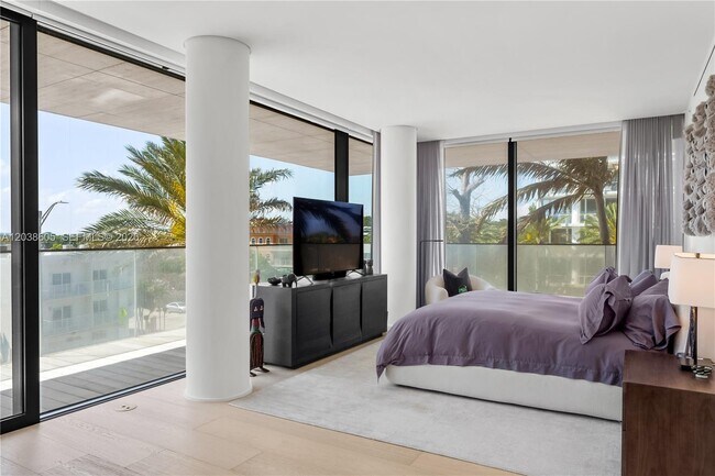Building Photo - 8955 Collins Ave