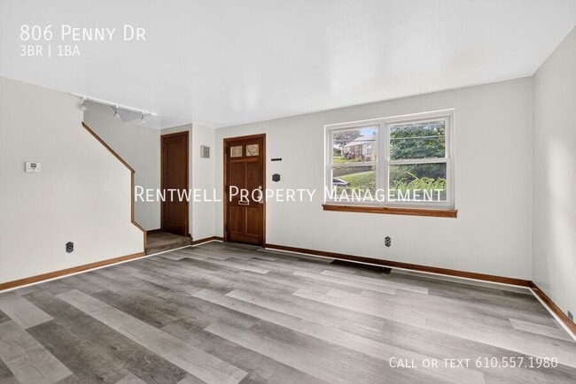 Building Photo - 806 Penny Dr