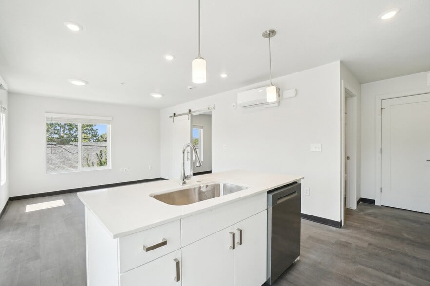 Building Photo - 1326 S 500 E