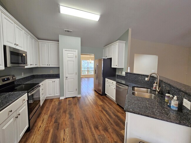 Building Photo - 203 Crown Empire Ct