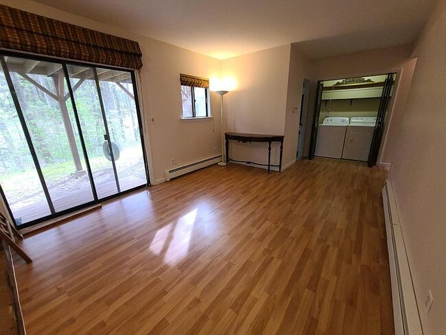 Building Photo - 15 Hoskins Rd